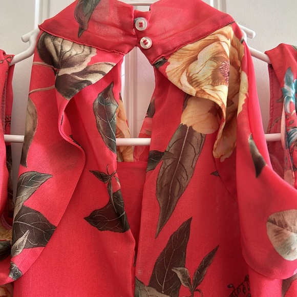 NEW STUNNING Deep Cold Shoulder Floral Blouse - Picture 12 of 15